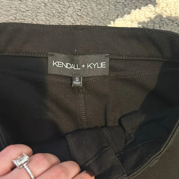 Kendall and Kylie Cropped Kick Flare Stretch Pants - Picture 4 of 7